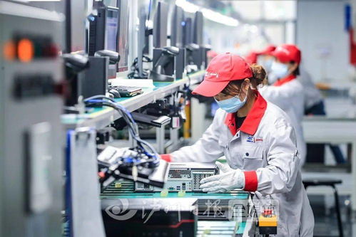 滿屏都是科技感丨1小時(shí)造出120臺(tái)電腦，這就是“瀘州造”計(jì)算機(jī)技術(shù)開發(fā)